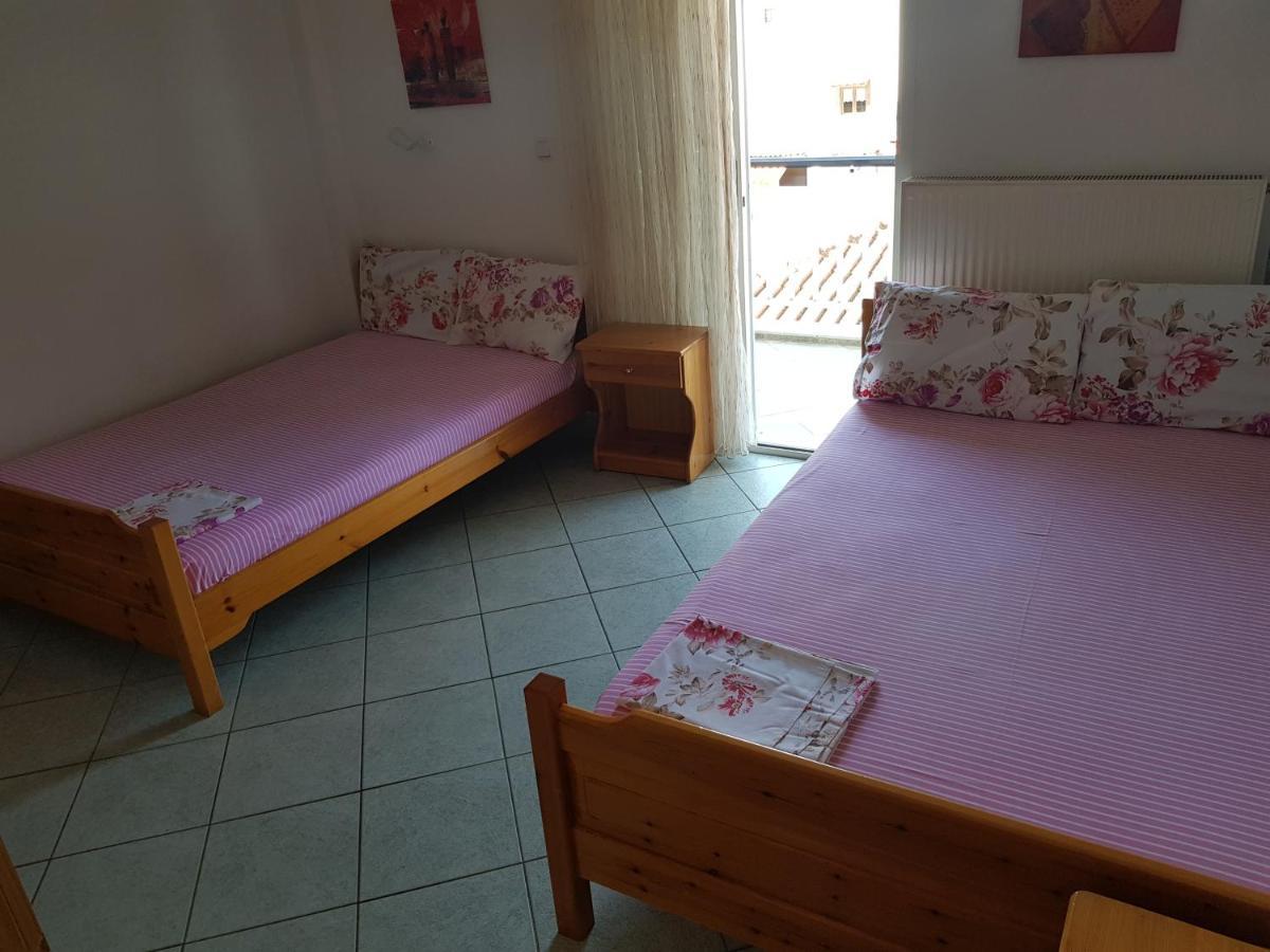 Villa Giannis 2 Nea Vrasna Ruang foto